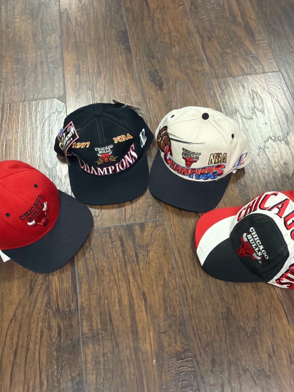 4 Chicago Bulls snapbacks